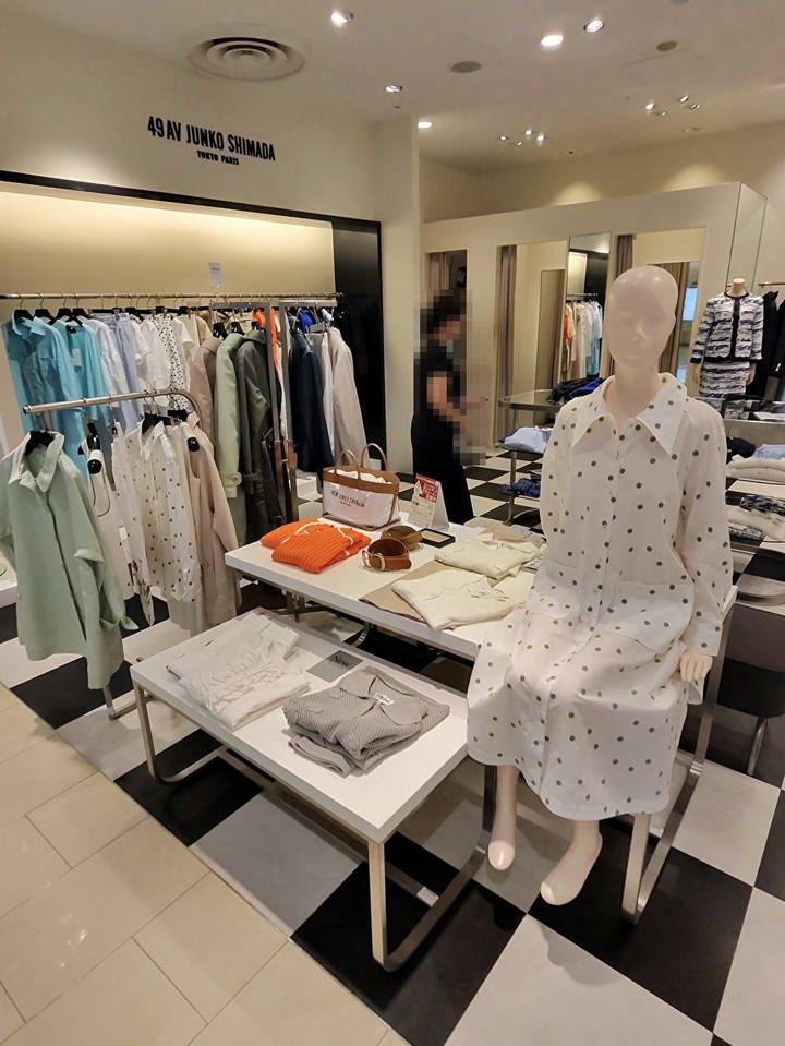 49AV. JUNKO SHIMADAの店内