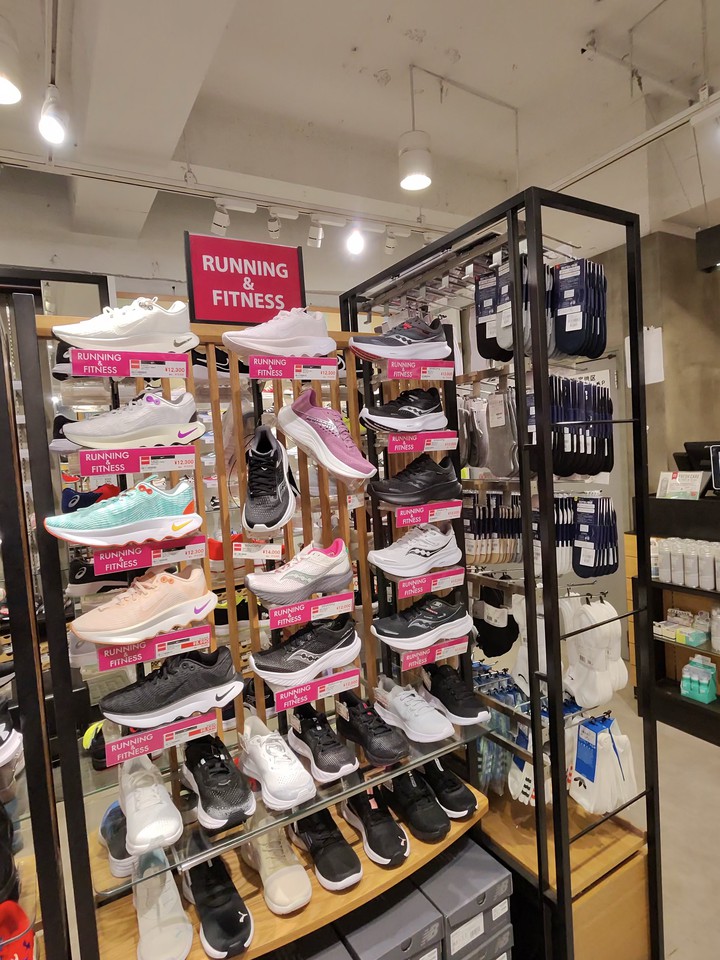 ABC-MART店内の様子