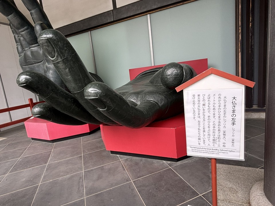 ミュージアムの外で。